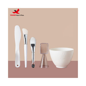 أدوات مكياج متنوعة بأسعار منخفضة للبيع بالجملة: فرشاة مسطحة للاستخدام مرة واحدة، وعاء سيليكون، طقم خلط قناع الوجه المرن - Product Image 1