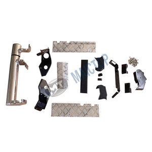 Pedales para el parachoques trasero de las camionetas Land Cruiser FJ79, FZJ79, FJ75 y Land Cruiser FJ70. - Product Image 4