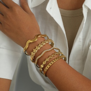 Wholesale Zirconia Wave Bangle Stainless Steel Bracelet Women Chain Link Shell <strong>Turtle</strong> Bracelet <strong>Jewelry</strong> Factory Direct Sale - Product Image 4
