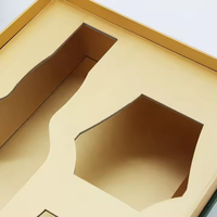 Caja de regalo de vino individual hecha a mano de lujo personalizada diseño curvo de cartón rígido para champán whisky botella de vino tinto esponja en relieve