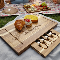 Ensemble de planche à fromage en bois d'acacia avec tiroir coulissant - Grande planche à charcuterie avec 4 couteaux - Cadeau idéal pour un déménagement