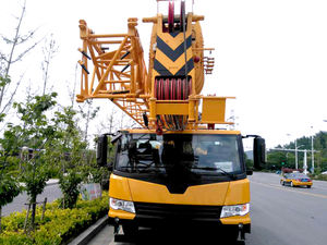 Автокран, 85-тонный трехколесный автокран QY85KH, 5-секционный стреловой кран с колесной базой 7320 мм для продажи - Product Image 3