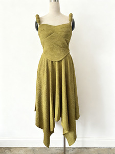 Bettergirl 2025 nuevo vestido largo <span class=keywords><strong>Rosa</strong></span> plisado con cuello diagonal <span class=keywords><strong>de</strong></span> un solo hombro - Product Image 4