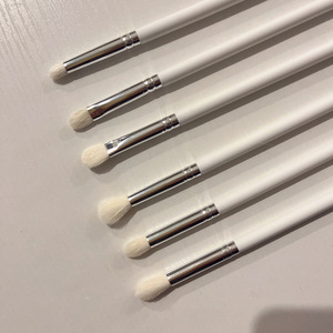 1개 화이트 파우더 메이크업 3D 리퀴드 파운데이션 베이스 합성모 아이섀도우 블렌딩 디테일 페이스 아이 컨실러 뷰티 도구 - Product Image 2