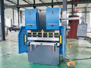 Goedkope prijs persrem mini 30T 1200mm CNC hydraulische plaat- en plaatbuigmachine voor het buigen van aluminium - Product Image 2