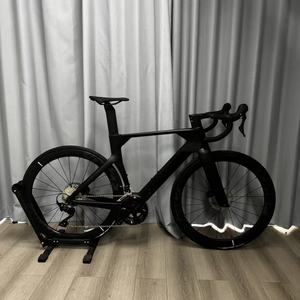 Saison de cyclisme April Cherry Blossom : Obtenez GRATUITEMENT des pédales clipless avec une évaluation positive Sh Imano <span class=keywords><strong>105</strong></span>, vélo de route en carbone aérodynamique. - Product Image 2