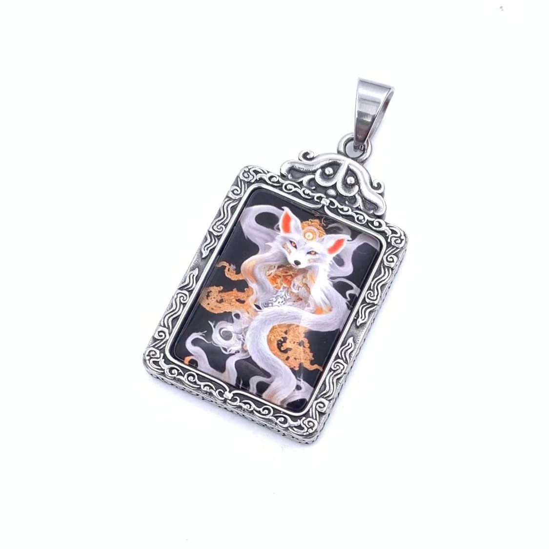 Pendentif Style A (argent) sans chaîne.
