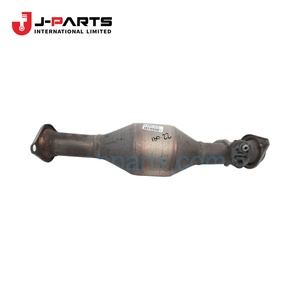 ท่อไอเสียตรงกลางสำหรับ Toyota HIACE KCH10 Granvia ปี 2000-2002 - Product Image 3