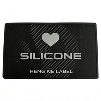 Étiquettes de vêtements en silicone lavables personnalisées, estampées à chaud, en relief 3D, de haute qualité, écologiques, pour vêtements