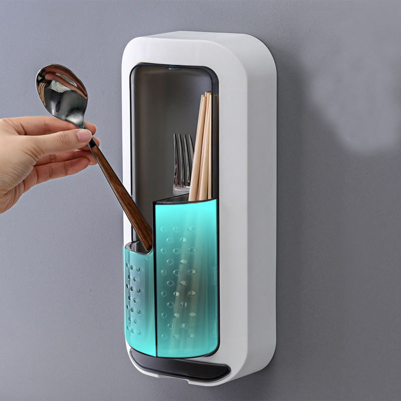 สีฟ้าโปร่งแสงครึ่งหนึ่ง