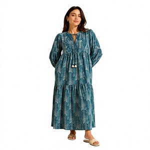 Vestido maxi bohemio estampado en verde azulado para mujer, con manga larga tipo linterna, cintura imperio, borlas y corte casual en A. - Product Image 1