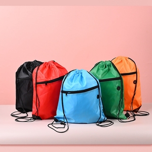 Sacs à dos à cordon avec poche zippée en polyester 210D 420D personnalisés avec logo recyclable réutilisable pour la promotion, le sport, la randonnée - Product Image 1