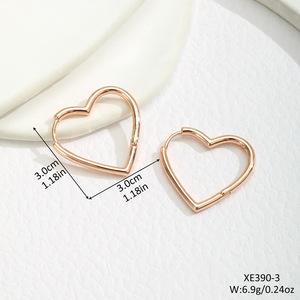Boucles d'oreilles en forme de cœur pour femmes, en argent, or rose, design creux, bijoux à la mode pour tous les jours - Product Image 3