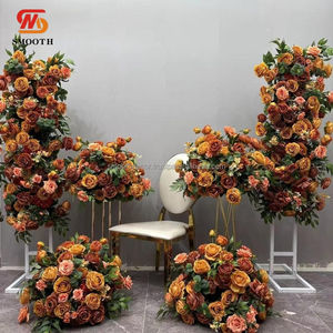 Bouquet de roses artificielles en soie lisse de couleur bordeaux pour mariage, 60 cm, design asymétrique brisé - Product Image 2