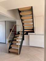 Escalier en verre à double poutre, escalier moderne en verre trempé avec poutre en acier pour villa, hôtel