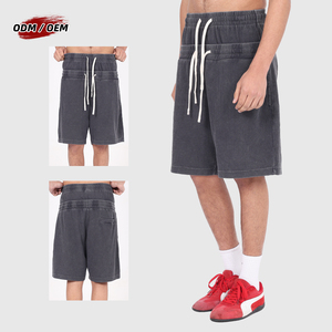 Shorts amples pour hommes avec tissu gaufré texturé flocon de neige vintage, double ceinture élastiquée et fermeture à cordon de serrage - Product Image 2