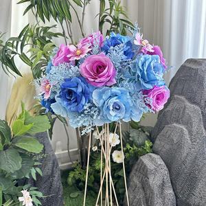 Arreglo de Flores Artificiales Romántico y Soñador, Rosas Azules y Moradas, Centro de Mesa Floral de Seda, Decoración para Bodas - Product Image 4