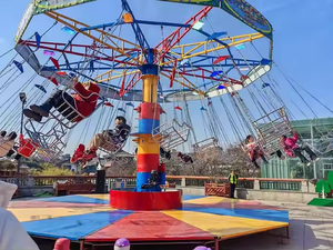 Le champ <span class=keywords><strong>de</strong></span> foire portatif monte la chaise volante pliante hydraulique monte la chaise volante mobile d'équipement <span class=keywords><strong>de</strong></span> parc d'attractions - Product Image 3