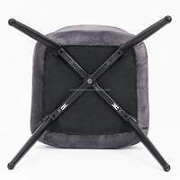Chaise de salle à manger en velours de luxe nordique avec pieds en métal noir, siège rembourré doux pour restaurant, salon et mobilier d'hôtel
