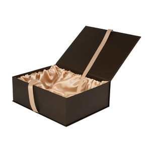 Scatola di Lusso Personalizzata con Logo per Confezione Parrucche con Nastro Magnetico, Scatole Regalo in Carta Rigida Riciclabile con Magnete - Product Image 3