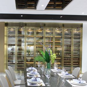 Vinoteca de Acero Inoxidable Dorado Personalizada Royal Metal con Vidrio Templado, Almacenamiento de Vino de Alta Gama para Restaurantes y Hoteles de Lujo - Product Image 4