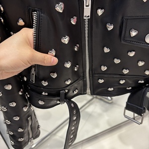 Veste en cuir tendance automne 2025 pour femmes, veste noire streetwear, veste en cuir véritable avec rivets - Product Image 4