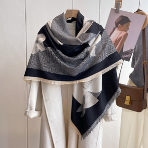 Mode 130*130cm Ponchos en polaire à motif <span class=keywords><strong>pied</strong></span>-<span class=keywords><strong>de</strong></span>-<span class=keywords><strong>poule</strong></span> pour femmes Grand carré Écharpe <span class=keywords><strong>de</strong></span> luxe en cachemire Enveloppes Châles Hiver - Product Image 2