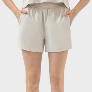 Pantalones Cortos Deportivos de Secado Rápido con Logotipo Personalizado del Fabricante, Pantalones Cortos Deportivos con Bolsillos para Mujer - Product Image 1