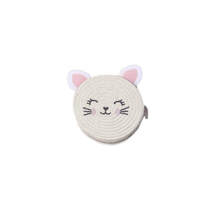 Bolso Redondo Pequeño de Paja Tejida con Diseño de Gato Sonriente y Fruncido de Ojos, 12x6cm, Juguete de Playa - Product Image 1