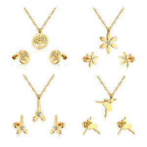 Ensemble de bijoux plaqué or pour femmes avec pendentif flocon de neige et Hamsa, collier, boucles d'oreilles, strass en cristal, à porter au quotidien - Product Image 2