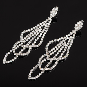 Boucles d'oreilles pendantes plaquées or brillant, style punk, avec chaîne griffe, strass en cristal et pampilles, pour le commerce extérieur euro-américain - Product Image 3