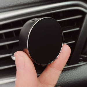 Ambientador de Coche Moderno al por Mayor, Perfume de Aleación de Zinc con Alimentación USB para Ventilación de Aire Acondicionado, Frescura Duradera y Ligera - Product Image 2