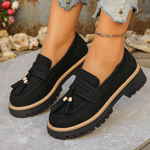 Mocassins noirs à pompons pour femmes - Chaussures à plateforme épaisse à enfiler, mocassins décontractés tendance avec décorations métalliques pour femmes - Product Image 5