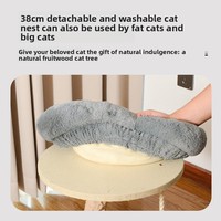 Natuurlijke massief houten kleine krabpaal voor katten met ronde sisalbal, zitstok, hangende touwspeeltjes & mini kattenactiviteitentoren