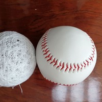 [Vente directe usine] Balle de baseball rigide de 9 pouces avec noyau en liège, balle d'entraînement sécurisée pour enfants, softball et baseball