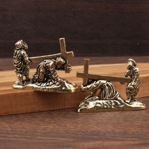 Escultura de Cruz de Redención en Latón, Adorno de Mesa, Estilo Antiguo, Coleccionable - Product Image 3