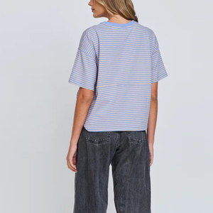 T-shirt da allattamento personalizzabile da donna, riciclabile, con spalle scese, oversize, a righe, in cotone rilassato, con logo personalizzato, per maternità - Product Image 3