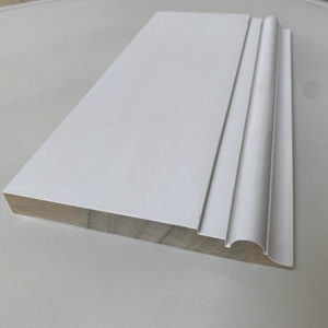 Rodapié de pino blanco imprimado para el mercado de la construcción, material decorativo para el borde inferior de paredes, suministro al por mayor para constructores. - Product Image 2