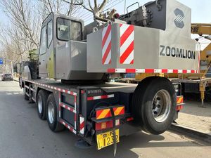 Grue sur camion Zoomlion ZTC251V451/452 25T d'occasion avec boîte de vitesses et pompe, très rentable et à faible consommation de carburant - Product Image 6