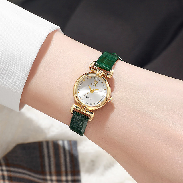 Factory Wholesale Elegant Temperament Quartz Ladies Watch Small Dial Leather Strap Girls Student Fashion Watches
