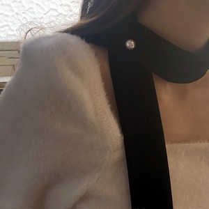 Cuello Falso de Terciopelo Largo para Mujer, Accesorio Térmico con Pasador de Perlas, Envoltura de Cuello de Moda para Invierno - Product Image 3