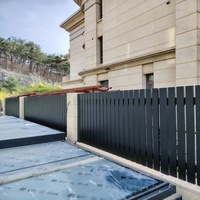 Clôture en alliage d'aluminium traité thermiquement, style combiné, panneau mixte à lattes, design écologique, résistant aux intempéries pour mur de clôture