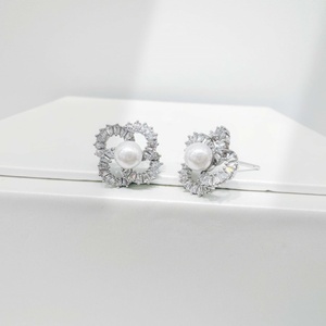 custom plata 925 sterling <b>silver</b> Flower Shape <b>Pearl</b> <b>earring</b> girls gold plated classic summer hypoallergenic clover stud <b>earrings</b> - Product Image 2