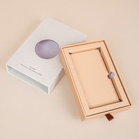 Boîte d'emballage coulissante de petite taille en papier artistique biodégradable au design unique et haut de gamme avec fenêtre