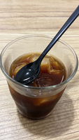 Cuillères à café jetables écologiques en plastique au design élégant, robustes, avec option de logo personnalisé pour cafés, desserts et restaurants