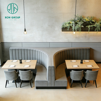 Chaise, table, canapé et banquette durables en bois et velours, de qualité commerciale, au design moderne et luxueux, pour hôtels, cafés, salons de thé et restaurants