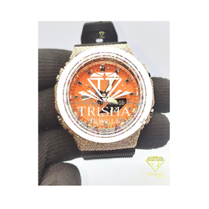 Montre de luxe personnalisée d'excellente qualité avec diamants Moissanite VVS sertis à la main et cadre en argent sterling 925, disponible à la vente - Product Image 1