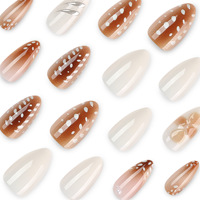 Ongles à presser faits main en forme d'amande, motif cerf de l'automne, en ABS, style français, avec taches de cerf blanches et dégradé de fleurs nacrées