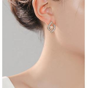 Pendientes de Aguja Geométricos de Plata de Moda Xiaoxiangfeng, de Alta Gama, con Incrustaciones de Circonita y Perlas de Imitación, Regalo para Mujer - Product Image 5