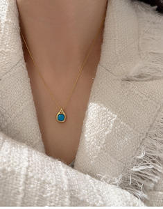 Delicado collar con ópalo sintético y engaste chapado en oro, plata de ley S925, regalo de joyería para ella, ideal para damas de honor. - Product Image 3